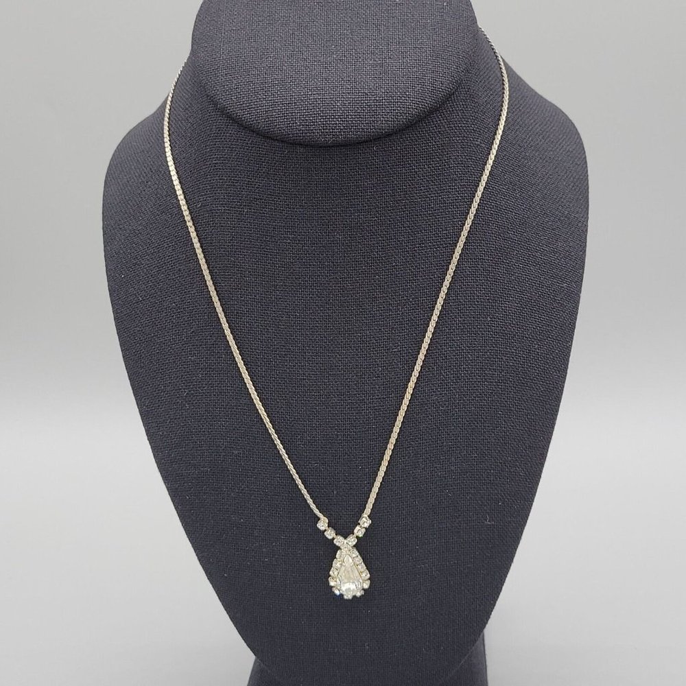 Womens Silver Tone Chain Fashion Necklace Teardrop Crystal Pendant 17 in - Picture 1 of 8